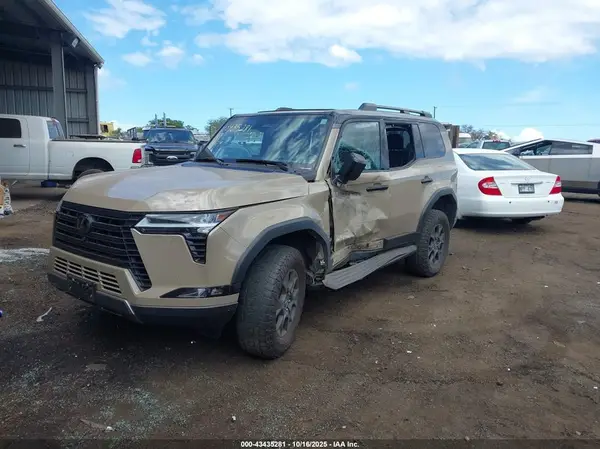 JTJTBCDX8R5001636 2024 LEXUS GX - Image 2