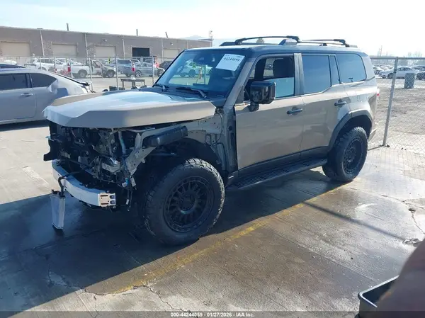 JTJTBCDX8R5006061 2024 LEXUS GX - Image 2