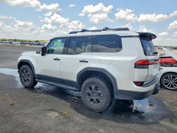 JTJTBCDX8R5030053 2024 LEXUS GX - Image 2