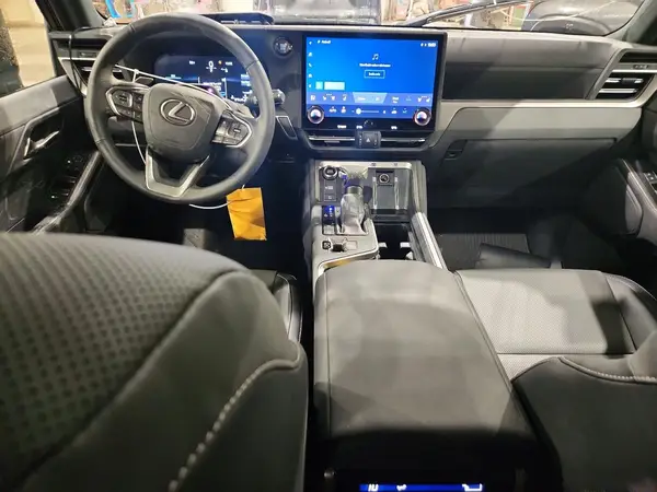 JTJTBCDX8RX028710 2024 LEXUS GX - Image 8