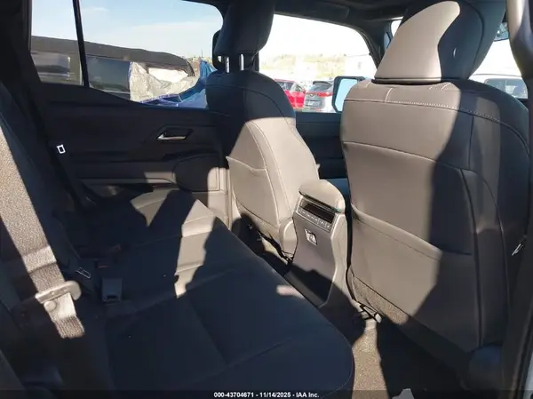 JTJTBCDX8S5036585 2025 LEXUS GX - Image 8
