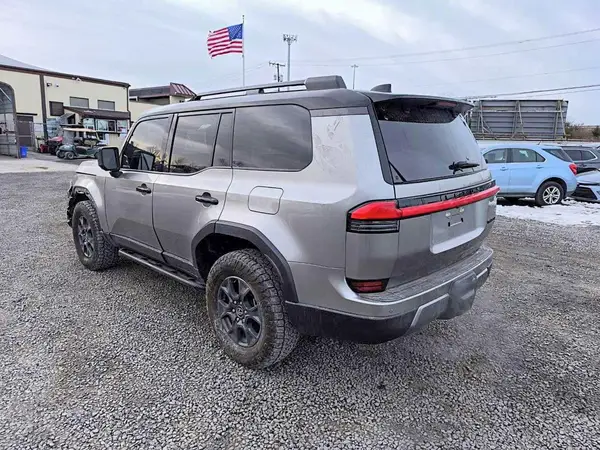 JTJTBCDX9R5030742 2024 LEXUS GX - Image 2