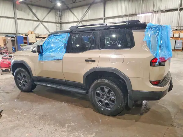 JTJTBCDX9S5036059 2025 LEXUS GX - Image 2
