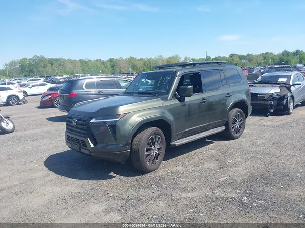 JTJTBCDX9S5040077 2025 LEXUS GX - Image 2