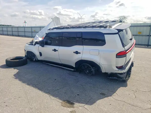 JTJTBCDX9S5065349 2025 LEXUS GX - Image 2