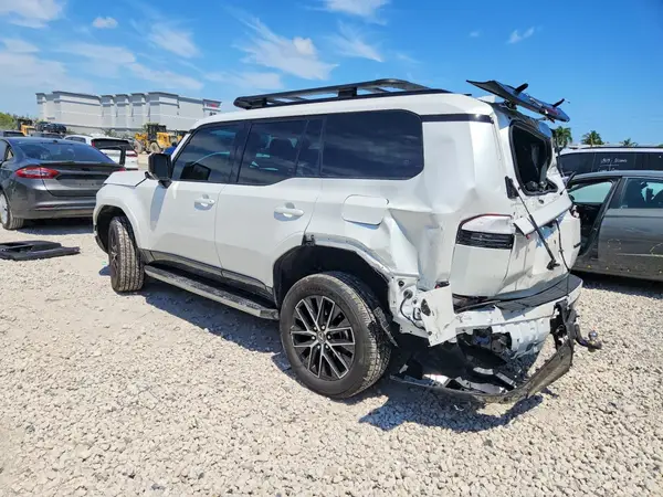 JTJTBCDX9S5068705 2025 LEXUS GX - Image 2