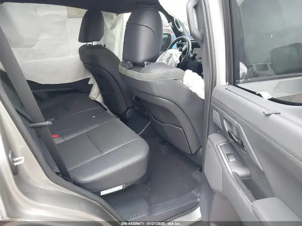JTJTBCDXXS5039925 2025 LEXUS GX - Image 8