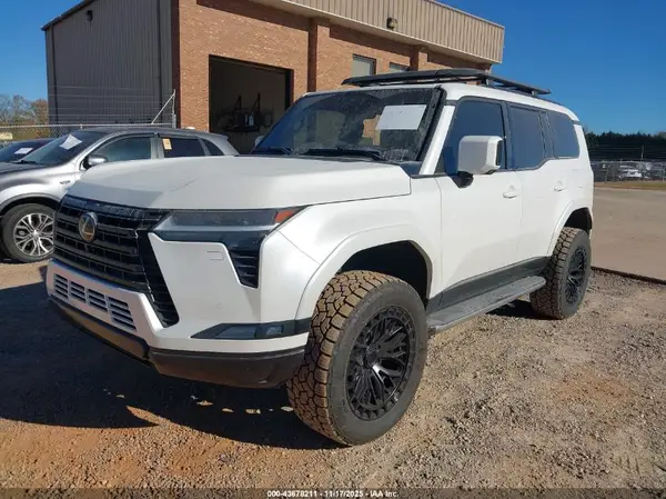 JTJTBCDXXS5043957 2025 LEXUS GX - Image 2