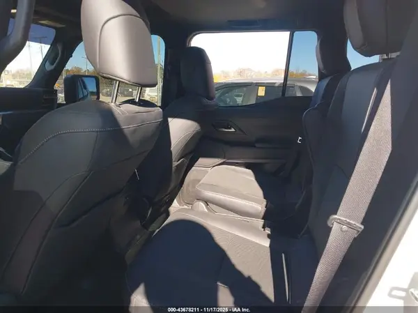 JTJTBCDXXS5043957 2025 LEXUS GX - Image 8