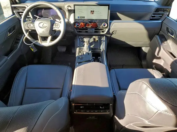 JTJTBCDXXS5061875 2025 LEXUS GX - Image 8