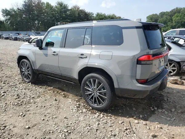 JTJVBCDX0S5052854 2025 LEXUS GX - Image 2