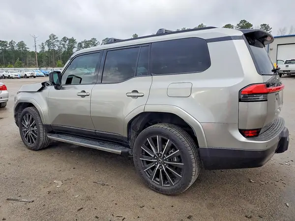 JTJVBCDX1R5005973 2024 LEXUS GX - Image 2