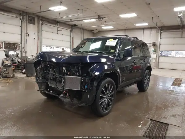 JTJVBCDX1S5055472 2025 LEXUS GX - Image 2