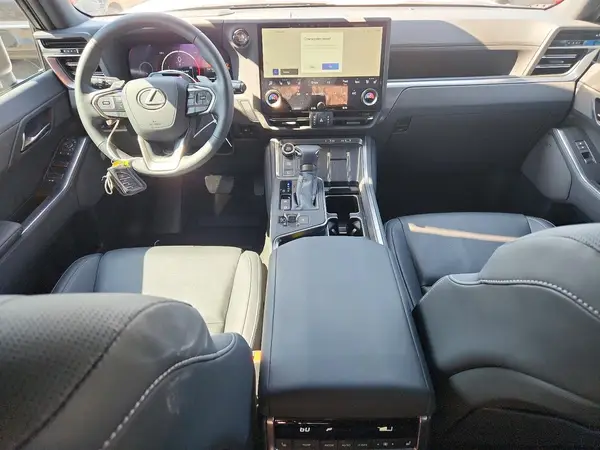 JTJVBCDX2S5050832 2025 LEXUS GX - Image 8