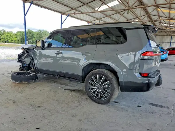 JTJVBCDX2S5064603 2025 LEXUS GX - Image 2