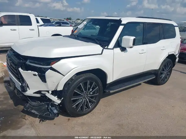 JTJVBCDX3R5013010 2024 LEXUS GX - Image 2