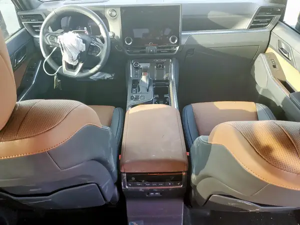 JTJVBCDX3R5026095 2024 LEXUS GX - Image 8