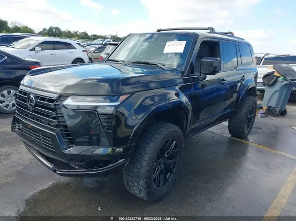 JTJVBCDX3S5042125 2025 LEXUS GX - Image 2