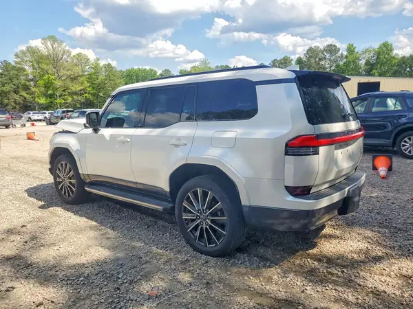 JTJVBCDX4R5012870 2024 LEXUS GX - Image 2