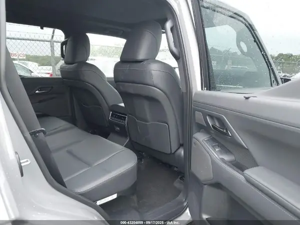 JTJVBCDX4R5015218 2024 LEXUS GX - Image 8