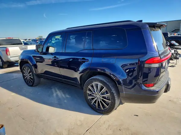 JTJVBCDX4R5026221 2024 LEXUS GX - Image 2