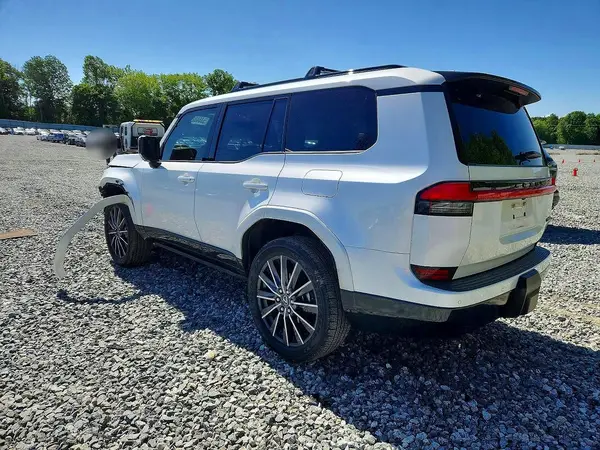 JTJVBCDX4R5033458 2024 LEXUS GX - Image 2