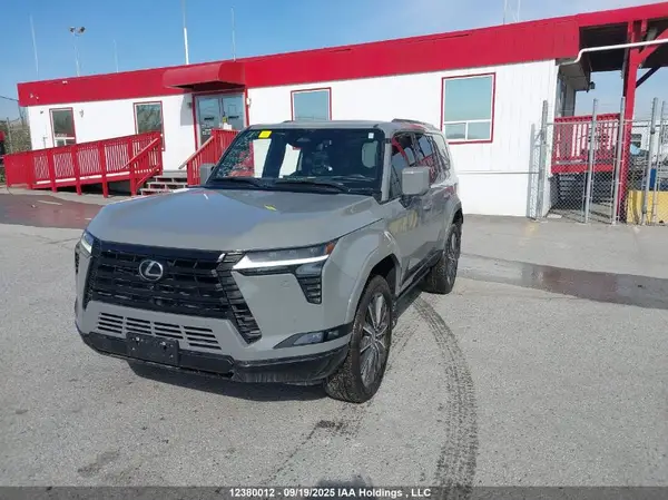 JTJVBCDX5R5000209 2024 LEXUS GX - Image 2
