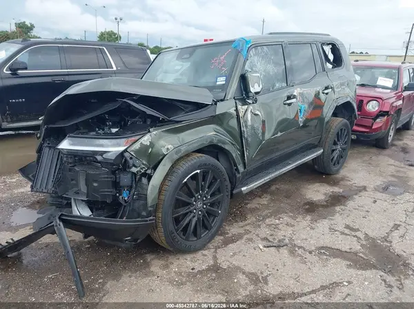 JTJVBCDX5R5003417 2024 LEXUS GX - Image 2