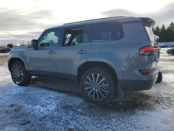 JTJVBCDX5R5018774 2024 LEXUS GX - Image 2