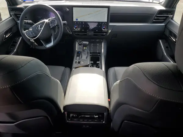 JTJVBCDX5R5028169 2024 LEXUS GX - Image 8