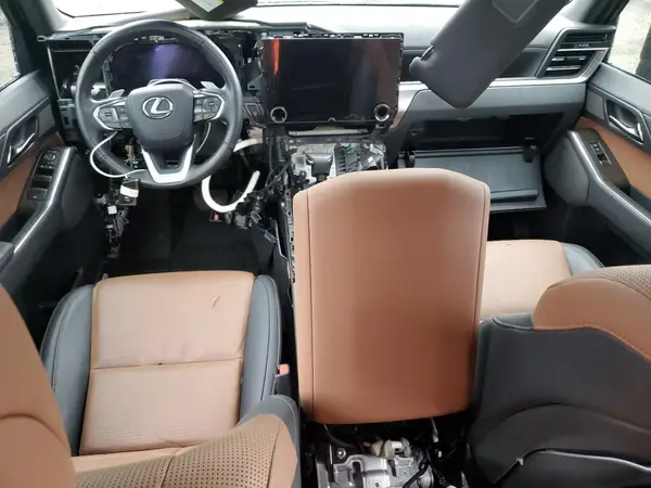 JTJVBCDX5R5029158 2024 LEXUS GX - Image 8
