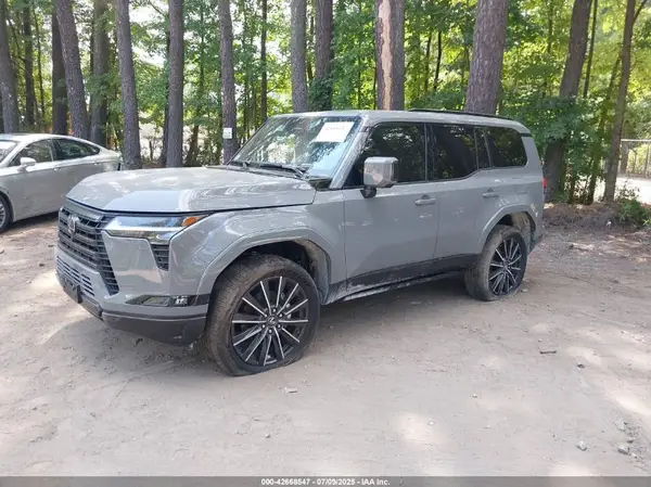 JTJVBCDX5S5038223 2025 LEXUS GX - Image 2