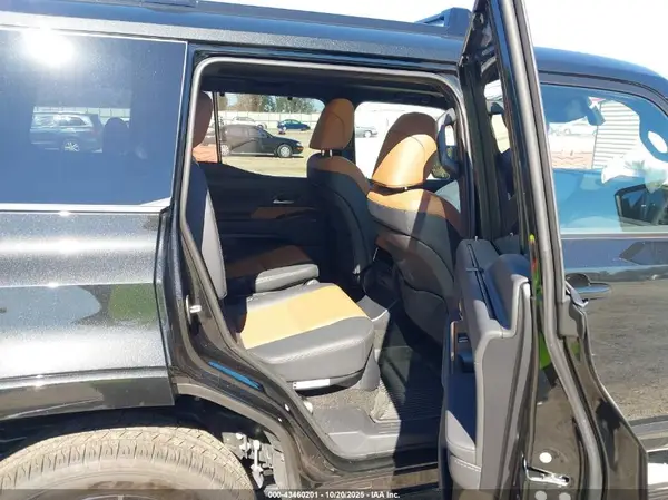 JTJVBCDX5S5051943 2025 LEXUS GX - Image 8