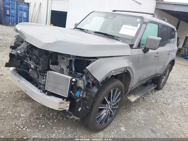JTJVBCDX5S5055720 2025 LEXUS GX - Image 2