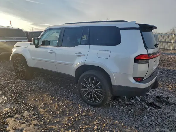 JTJVBCDX5S5063641 2025 LEXUS GX - Image 2