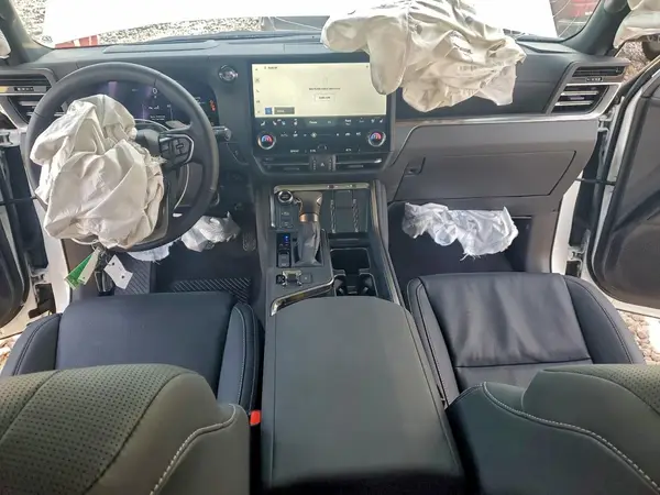 JTJVBCDX5S5063641 2025 LEXUS GX - Image 8