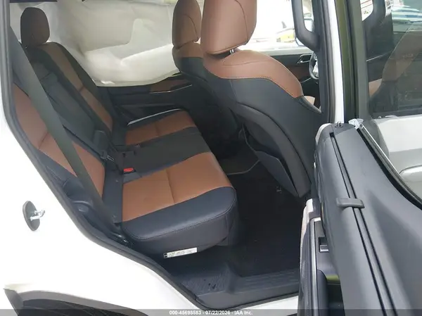 JTJVBCDX5T5084894 2026 LEXUS GX - Image 8