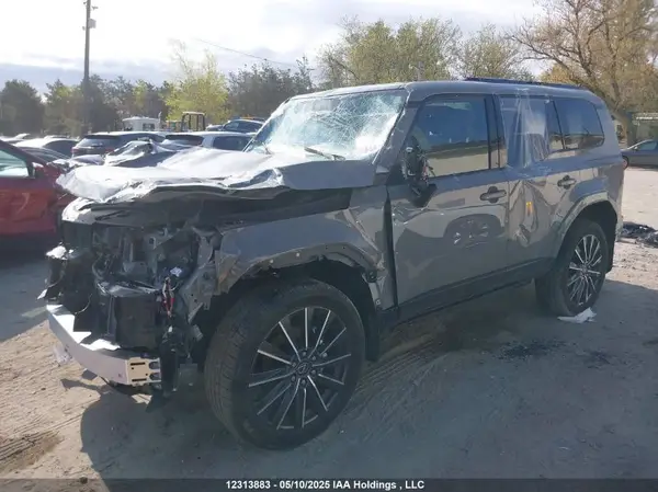 JTJVBCDX6R5004673 2024 LEXUS GX - Image 2