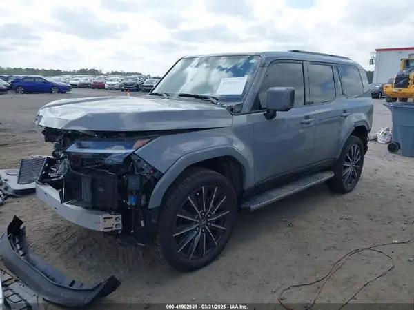 JTJVBCDX6R5010778 2024 LEXUS GX - Image 2