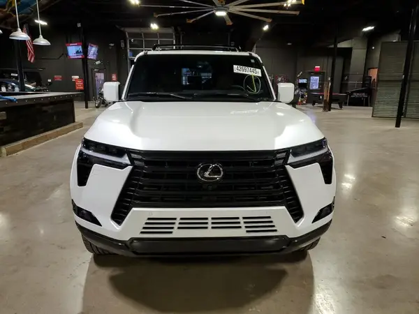 JTJVBCDX6R5022512 2024 LEXUS GX - Image 2