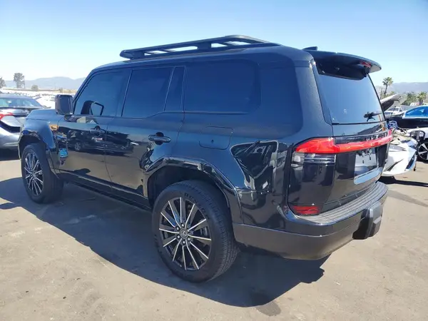 JTJVBCDX6S5045262 2025 LEXUS GX - Image 2