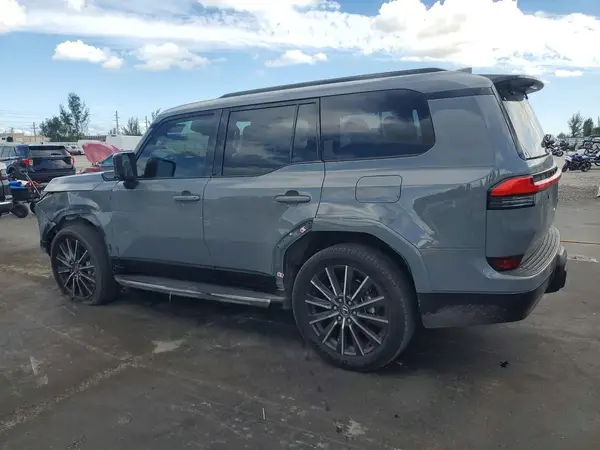 JTJVBCDX6S5053331 2025 LEXUS GX - Image 2