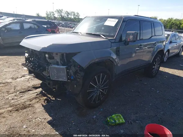 JTJVBCDX6S5062854 2025 LEXUS GX - Image 2
