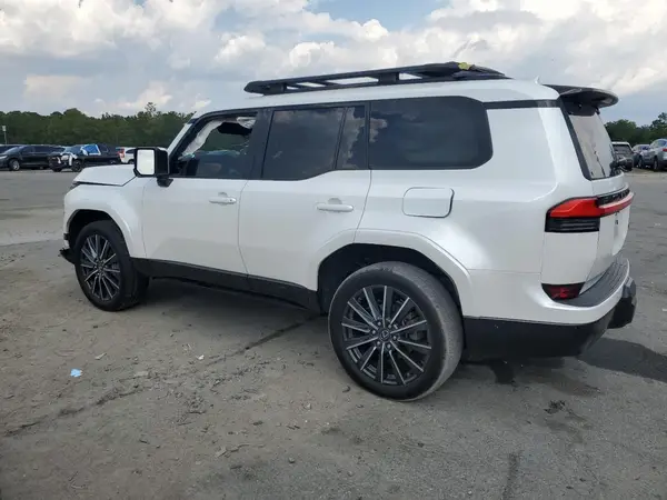 JTJVBCDX7R5002608 2024 LEXUS GX - Image 2
