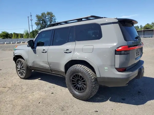 JTJVBCDX7R5002799 2024 LEXUS GX - Image 2