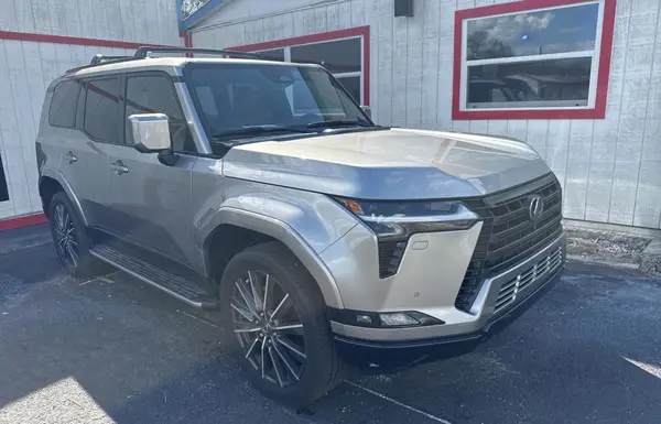 JTJVBCDX7R5010045 2024 LEXUS GX - Image 1