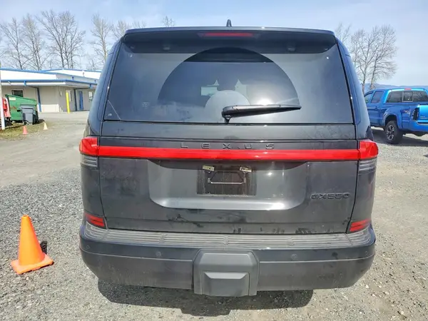 2024 LEXUS GX auction photo 6