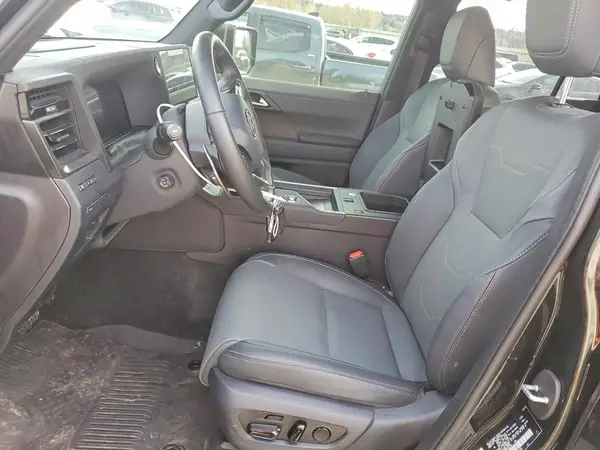 2024 LEXUS GX auction photo 7