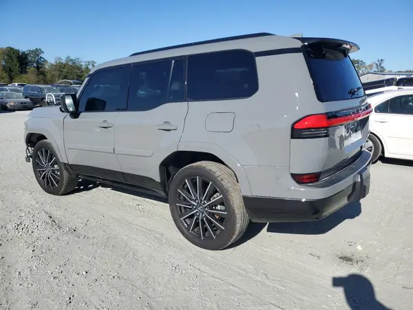 JTJVBCDX8R5007896 2024 LEXUS GX - Image 2