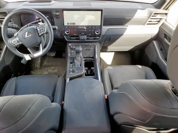 JTJVBCDX8R5013049 2024 LEXUS GX - Image 8